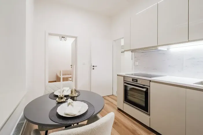 Pronájem bytu 1+1, Praha - Vršovice, Košická, 34 m2