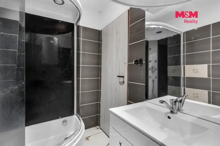 Prodej rodinného domu, Luže - Bělá, 220 m2