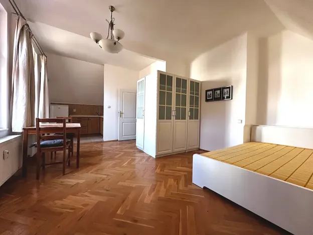 Pronájem bytu 1+kk, Praha - Malá Strana, Malostranské náměstí, 30 m2