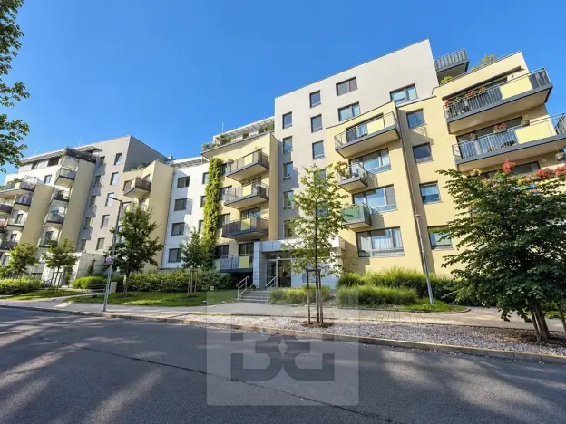 Pronájem bytu 1+kk, Praha - Hostivař, Rižská, 35 m2