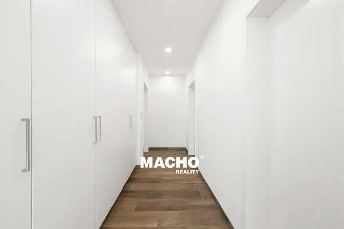 Pronájem bytu 2+1, Praha - Vršovice, Na křivce, 68 m2