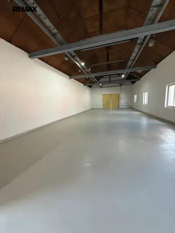 Pronájem skladu, Veleň, K Cihelně, 7000 m2