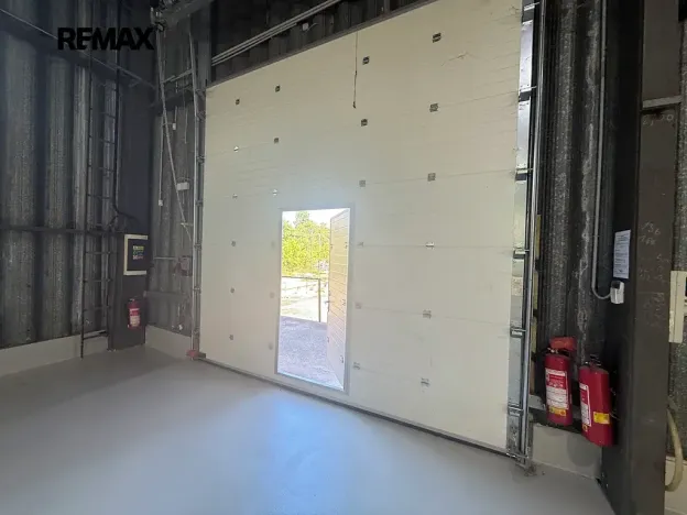 Pronájem skladu, Veleň, K Cihelně, 7000 m2
