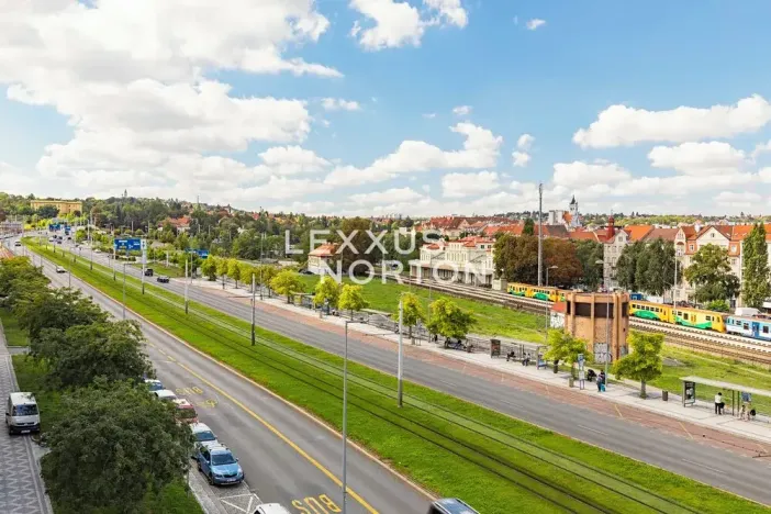 Prodej bytu 3+1, Praha - Hradčany, Tychonova, 97 m2