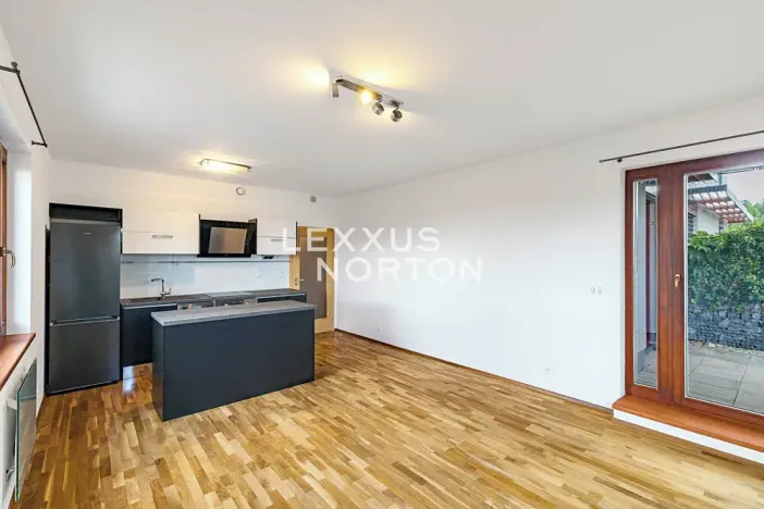 Pronájem bytu 2+kk, Praha - Uhříněves, V bytovkách, 54 m2