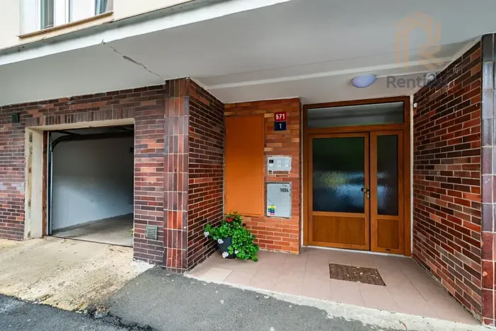 Prodej bytu 4+1, Mariánské Lázně, Na Třešňovce, 80 m2