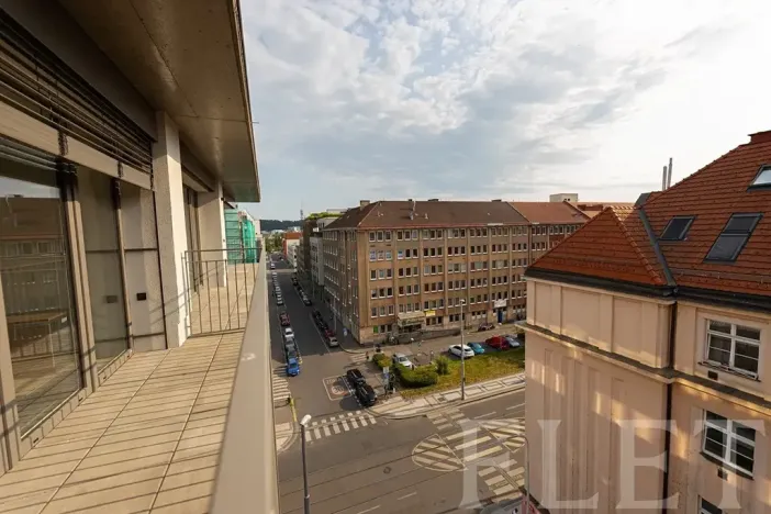 Pronájem bytu 1+kk, Praha - Holešovice, V háji, 34 m2