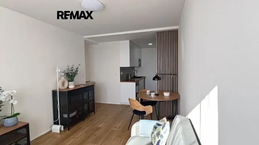 Pronájem bytu 2+kk, Praha - Kamýk, Pšenčíkova, 43 m2