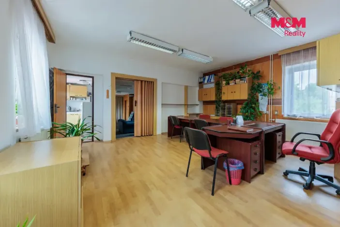Prodej kanceláře, Karlovy Vary - Stará Role, 900 m2