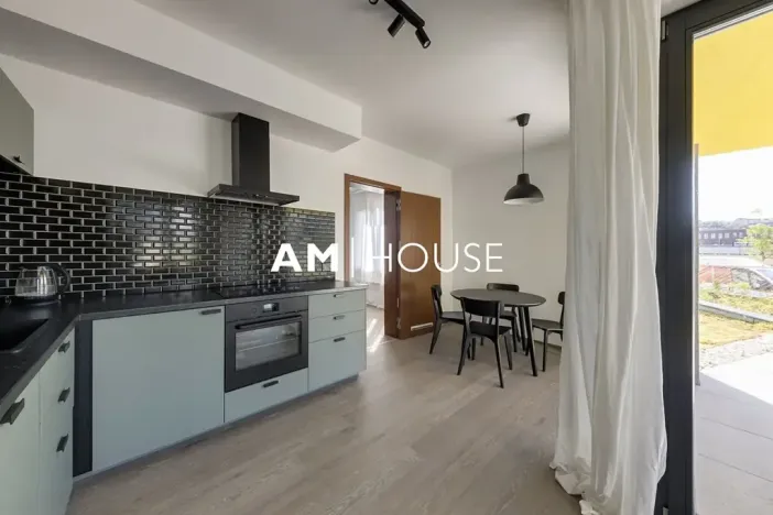 Pronájem bytu 2+kk, Praha - Karlín, Sokolova, 66 m2