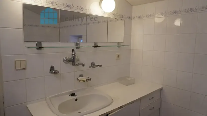 Pronájem chalupy, Pec pod Sněžkou, 182 m2