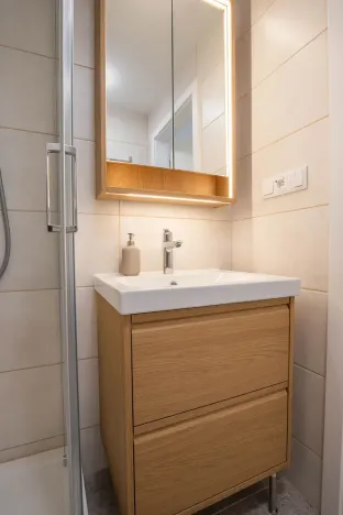 Pronájem bytu 3+1, Praha - Žižkov, Ostromečská, 83 m2