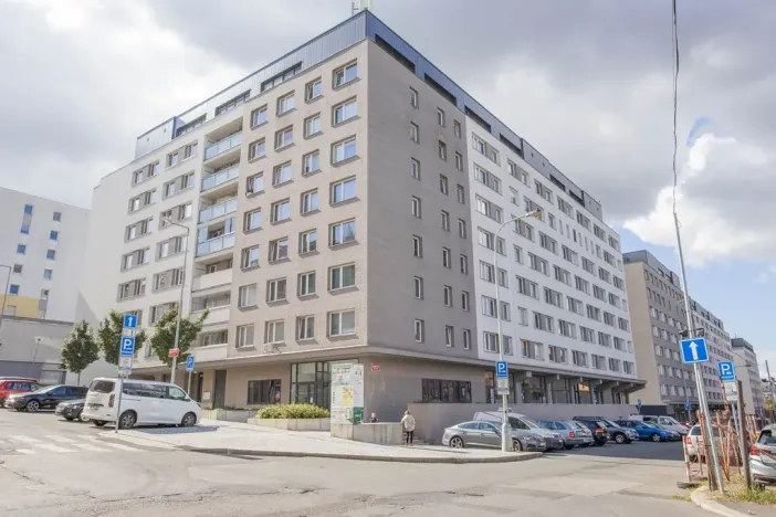 Pronájem bytu 3+1, Praha - Žižkov, Ostromečská, 83 m2
