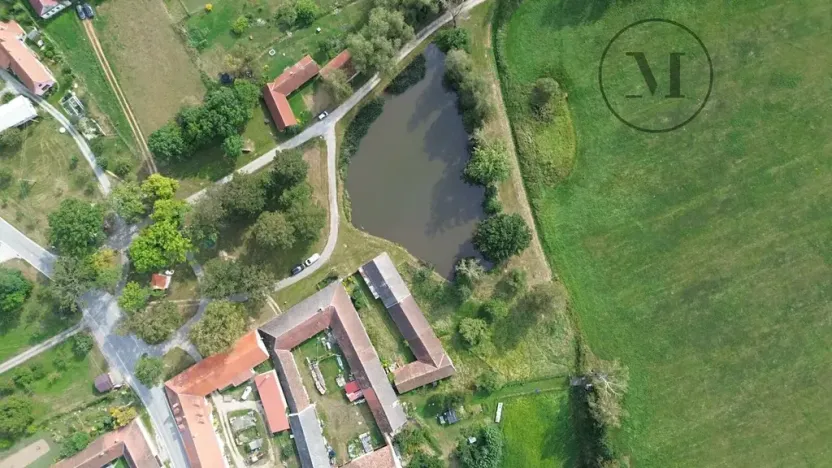 Prodej chalupy, Lišov, 460 m2