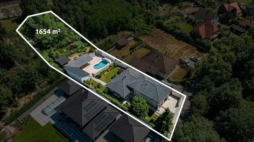 Pronájem rodinného domu, Benátky, 241 m2
