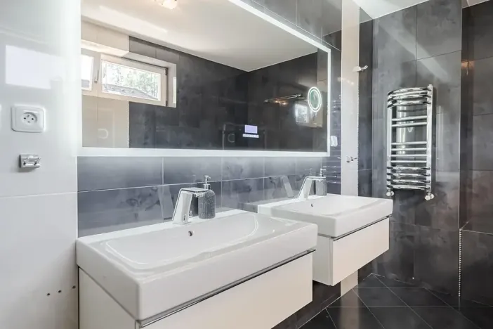 Pronájem rodinného domu, Benátky, 241 m2