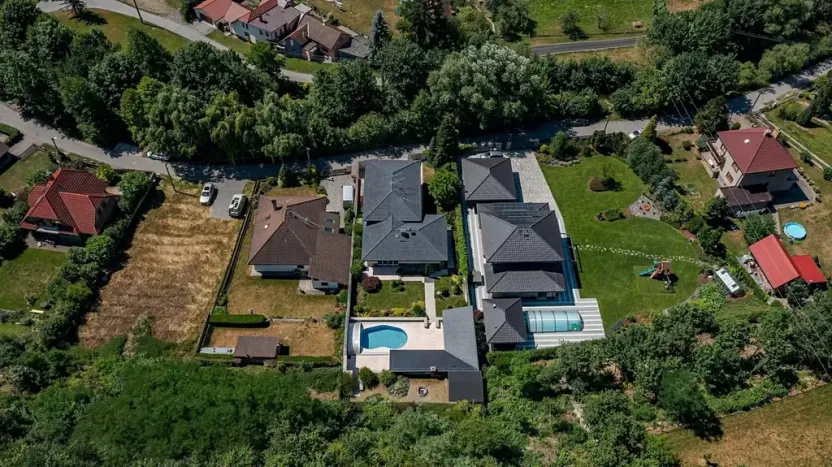 Pronájem rodinného domu, Benátky, 241 m2