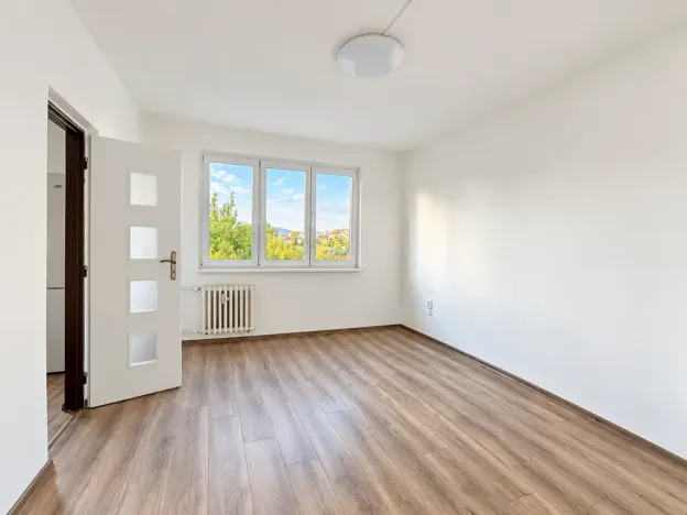 Pronájem bytu 3+1, Karlovy Vary, Brigádníků, 67 m2