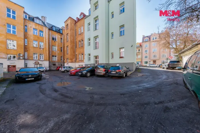 Prodej bytu 4+1, Karlovy Vary, Wolkerova, 146 m2