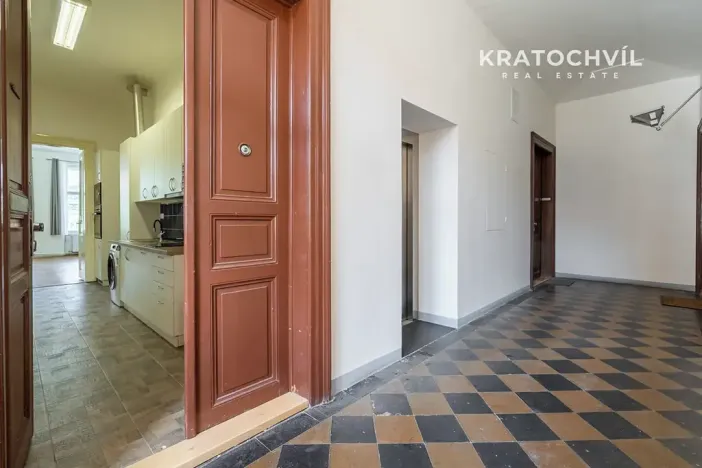 Pronájem bytu 3+kk, Praha - Karlín, U nádražní lávky, 101 m2
