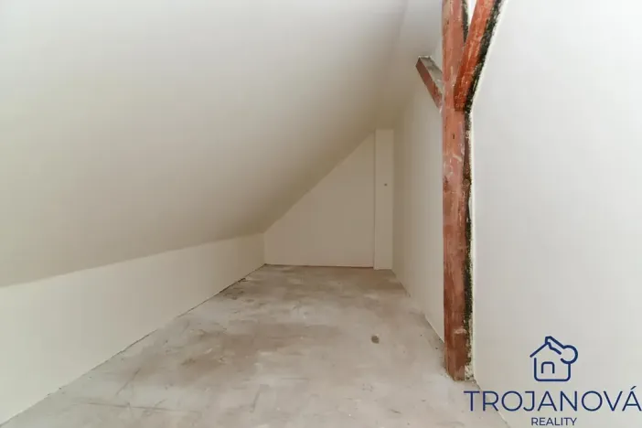 Pronájem rodinného domu, Benešov, Nezvalova, 250 m2
