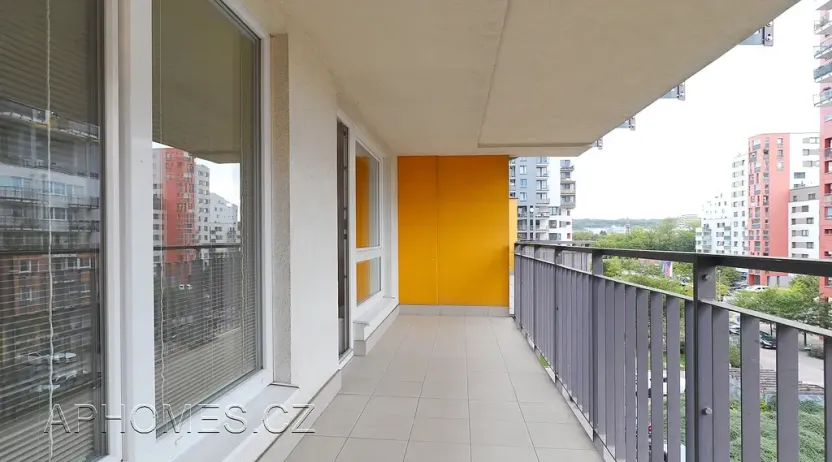 Pronájem bytu 2+kk, Praha - Vysočany, Pod Harfou, 48 m2