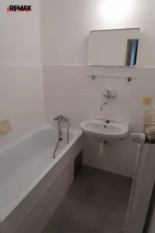 Pronájem bytu 2+1, Praha - Podolí, Podolská, 67 m2