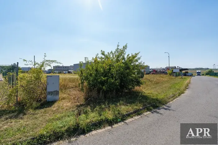 Prodej komerčního pozemku, Nivnice, 3525 m2
