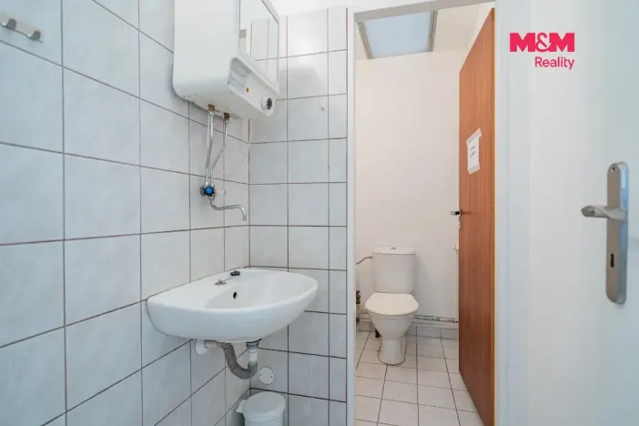 Pronájem obchodního prostoru, České Budějovice - České Budějovice 2, České Vrbné, 210 m2
