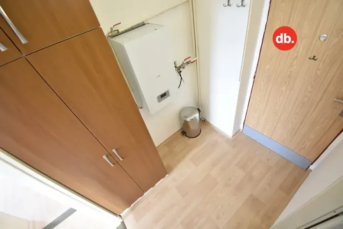 Pronájem bytu 1+1, Karlovy Vary, K Linhartu, 35 m2