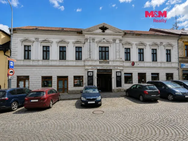Pronájem restaurace, Kostelec nad Černými lesy - Kostelec nad Černými Lesy, náměstí Smiřických, 188 m2