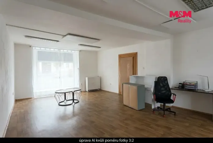 Pronájem obchodního prostoru, Kralovice, Masarykovo nám., 38 m2