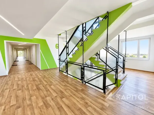 Pronájem bytu 1+kk, Praha - Záběhlice, Topolová, 30 m2