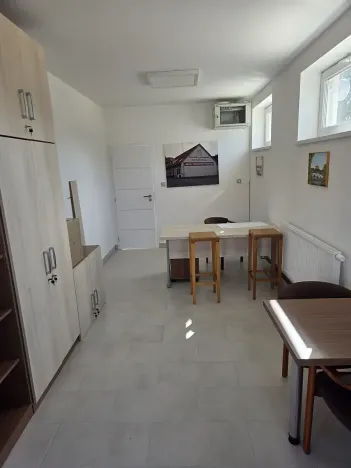 Pronájem výrobních prostor, Náměšť nad Oslavou, Masarykovo nám., 380 m2