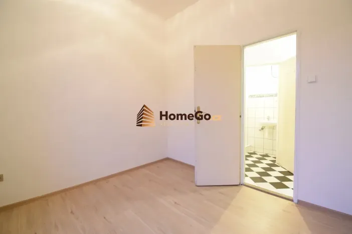Pronájem bytu 2+kk, Praha - Vršovice, Sevastopolská, 46 m2