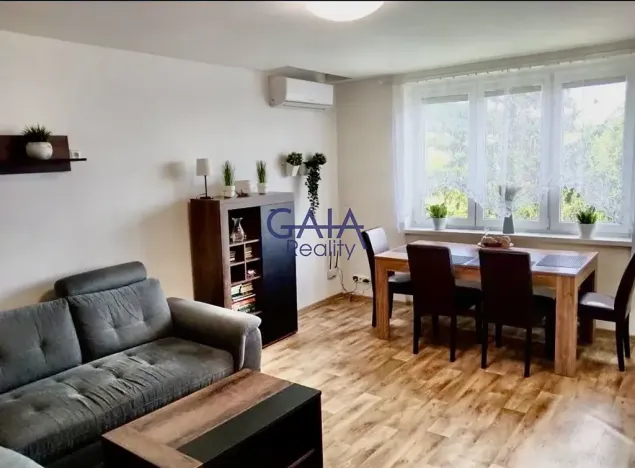 Prodej bytu 3+1, Strážovice, 64 m2