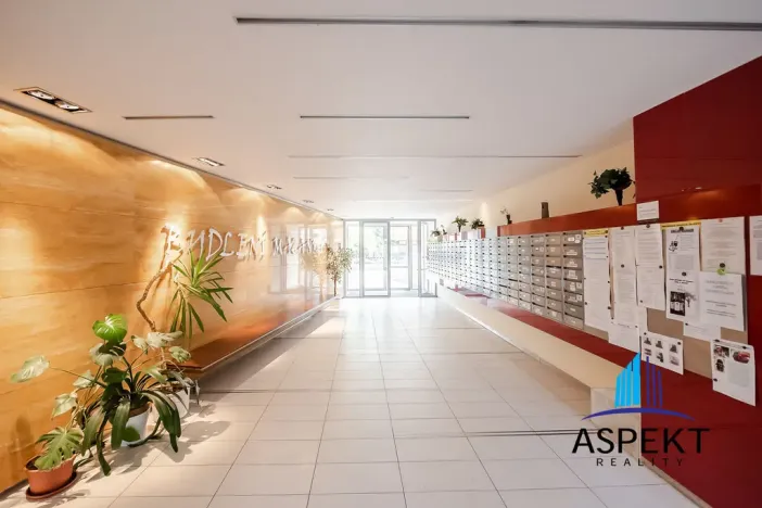 Pronájem bytu 2+kk, Praha - Libeň, Nad Okrouhlíkem, 65 m2