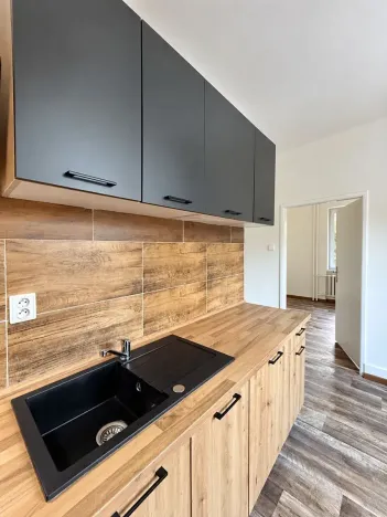 Pronájem bytu 2+1, Chomutov, Mjr. Šulce, 49 m2