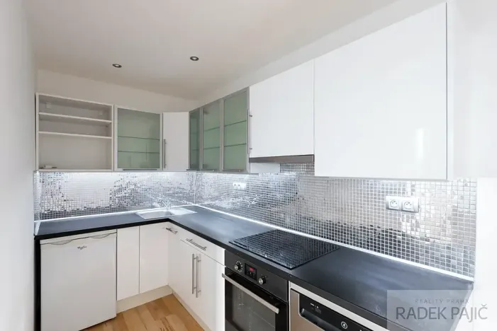 Pronájem bytu 1+1, Praha - Háje, Kosmická, 48 m2