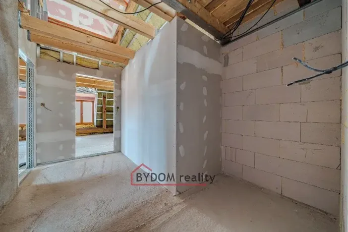 Prodej bytu 3+kk, Líšťany, 82 m2