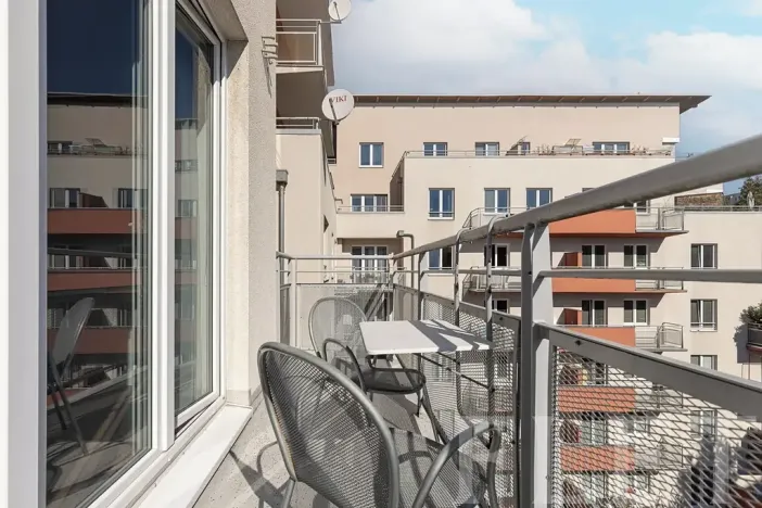 Pronájem bytu 2+kk, Praha - Záběhlice, Velenovského, 53 m2
