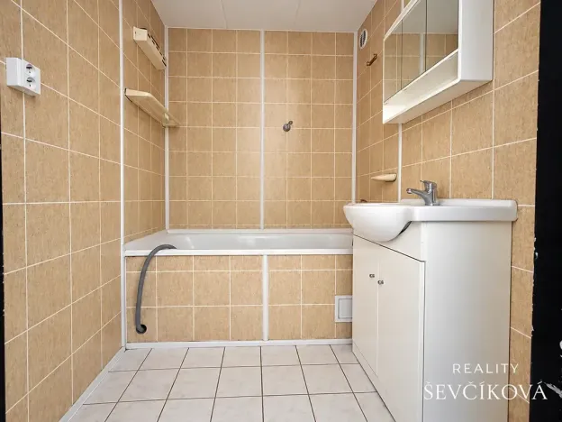Prodej bytu 4+1, Praha - Bohnice, Řešovská, 79 m2