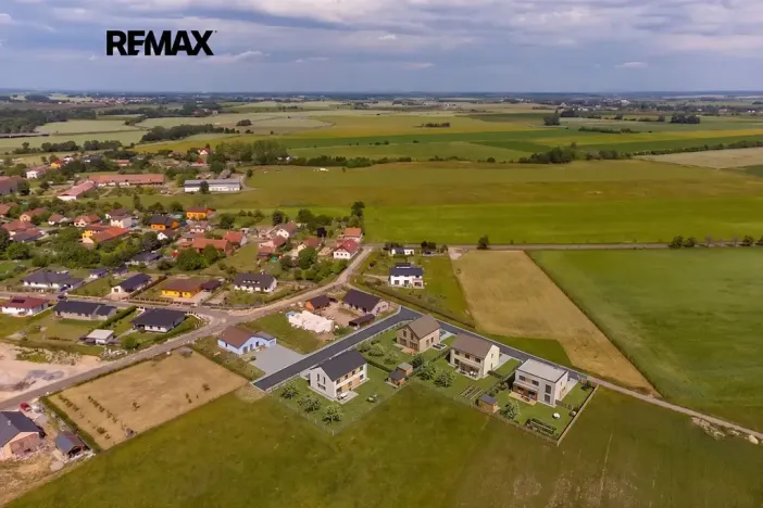 Prodej pozemku pro bydlení, Uhersko, 4264 m2