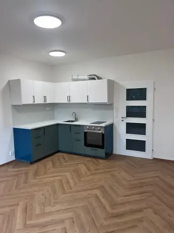 Pronájem bytu 1+kk, Praha - Vršovice, Jakutská, 35 m2