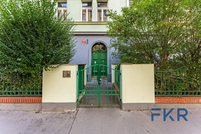 Pronájem bytu 2+kk, Praha - Bubeneč, Šmeralova, 52 m2