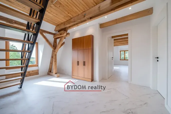 Prodej bytu 4+kk, Líšťany, 125 m2