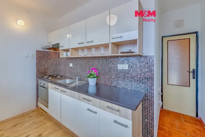 Pronájem bytu 1+1, Pardubice, Štrossova, 38 m2