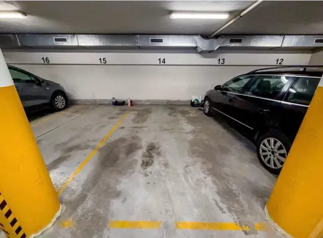 Pronájem garážového stání, Olomouc, Uhelná, 15 m2