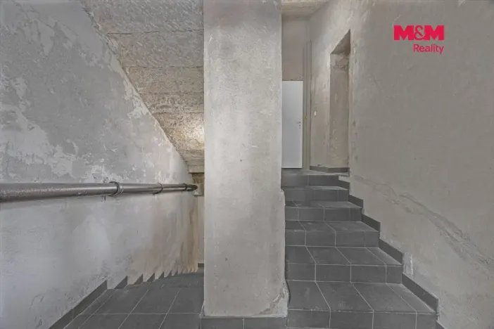 Prodej obchodního prostoru, Praha, Seifertova, 110 m2