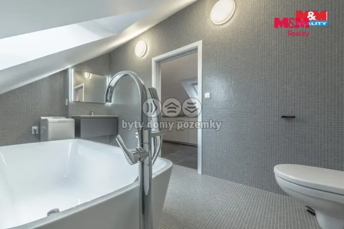 Pronájem atypického bytu, Frýdlant, ČSA, 90 m2